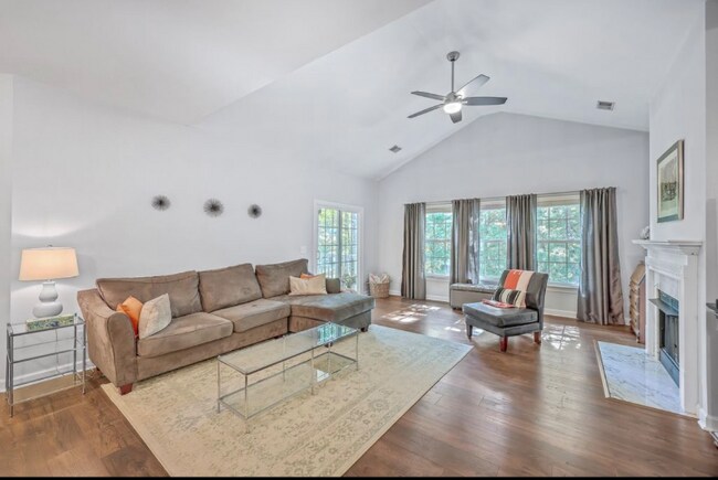 Foto del edificio - 507 S Elgin Ct
