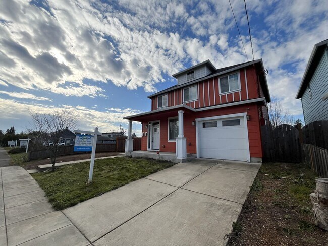 Building Photo - DKN1459