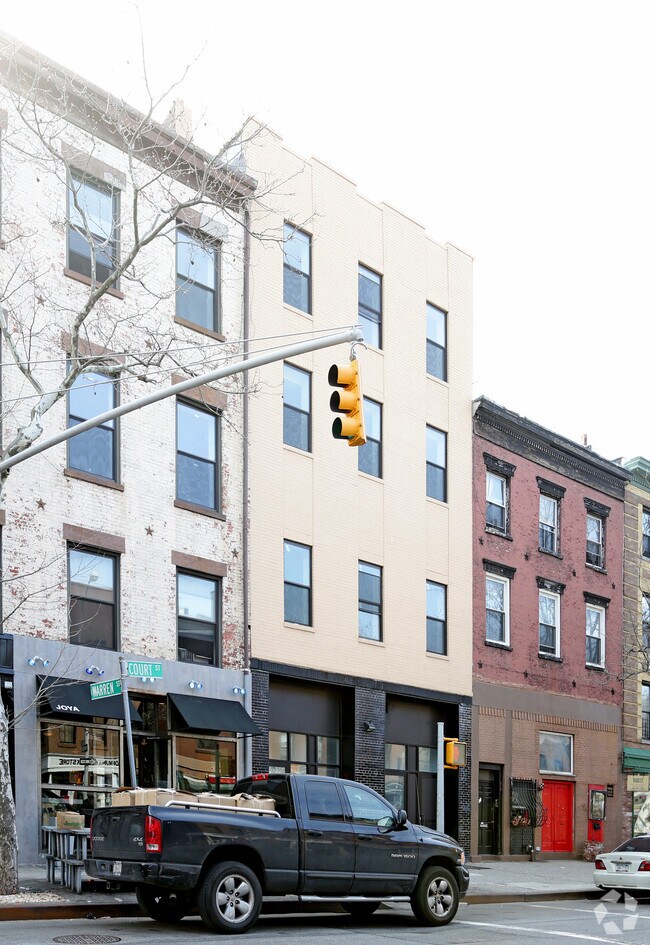 Foto principal - 217 Court St