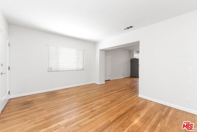 Foto del edificio - 3023 Prospect Ave