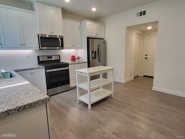Foto del edificio - 3 br, 3 bath Townhome - 12234 Blue Sky Ct