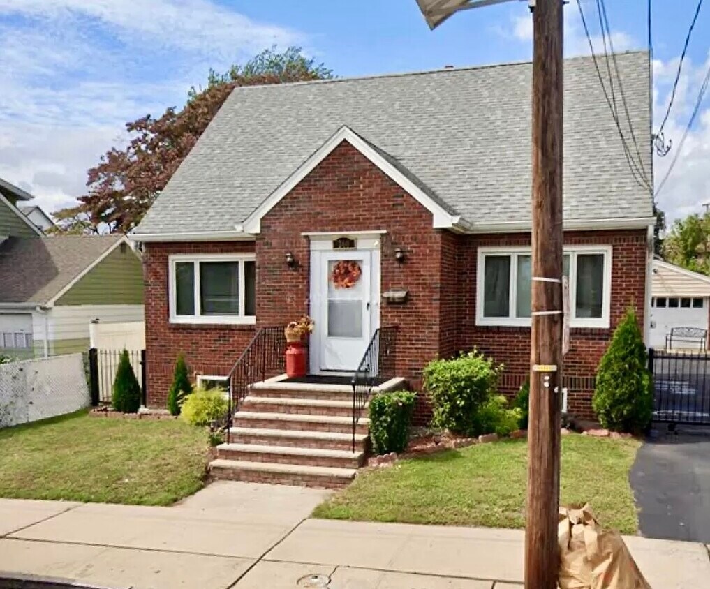 Primary Photo - 175 E 23rd St