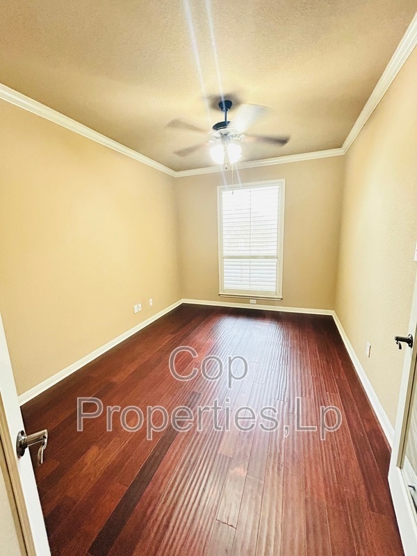 Building Photo - 6039 Royal Rdg Dr