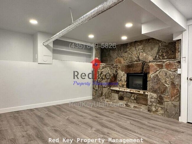 Foto del edificio - 3rd St Duplex