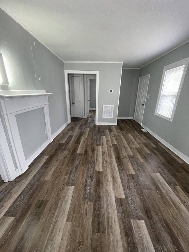 Building Photo - 311 Marshall St