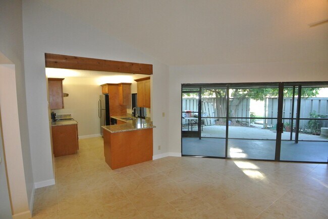 Building Photo - 1127 E Seminole 4dAvenue 4d Jupiter Fl 33477