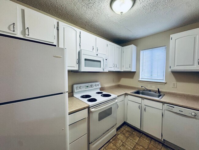 Building Photo - 31 Countryplace Ln