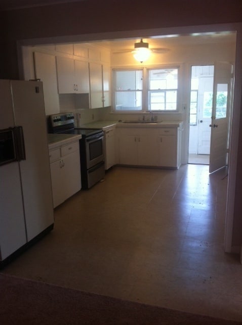 Building Photo - Florence Park South - 2 Bed 1 Bath 1 Garage, Fenced Yard! Large Kitchen!
