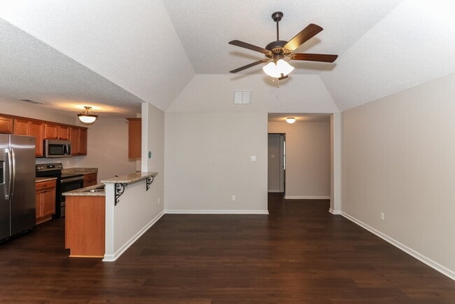 Foto del edificio - 9450 Darren Cir S