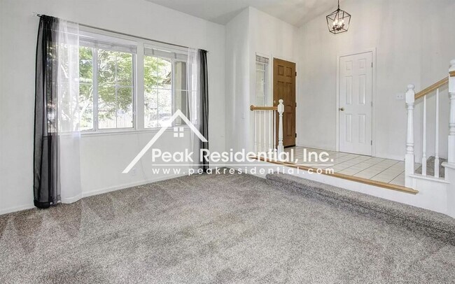 Foto del edificio - 3 br, 3 bath House - 5683 Ambassador Drive