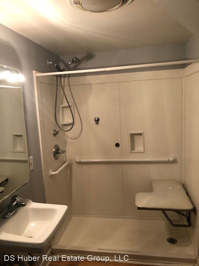 Building Photo - 4 br, 2 bath House - 135 Garden St
