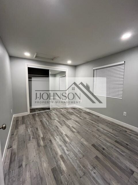 Building Photo - 320 W Whittier Ave