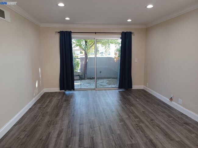 Building Photo - 4361 Bel Estos Way