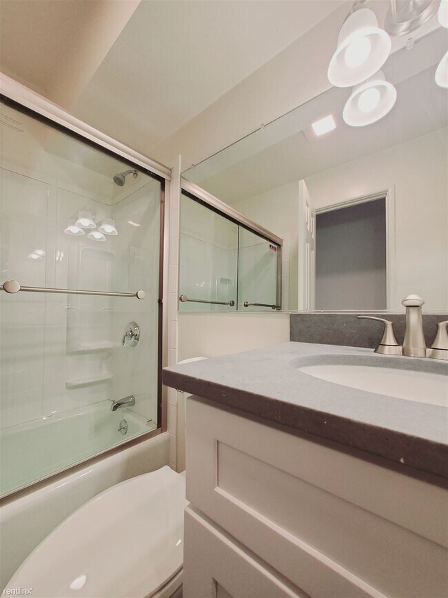 Foto del edificio - 1 br, 1 bath Condo - Hope St. - CT