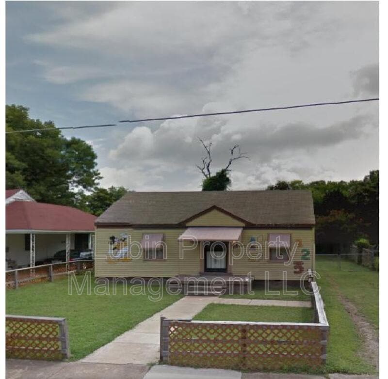 1368 Springdale St Unit Commercial Property, Memphis, TN 38108 Condo