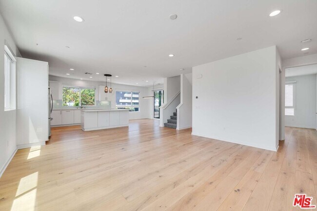 Foto del edificio - 4320 N Eagle Rock Blvd