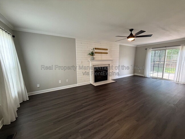 Photo - 2740 Bridgeport Drive House