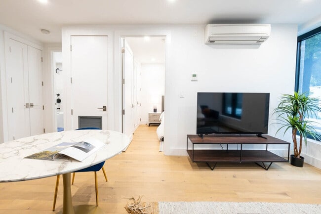 Building Photo - 149 Green St