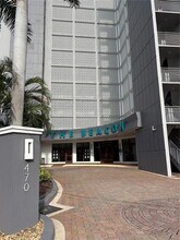 Building Photo - 470 3rd St S