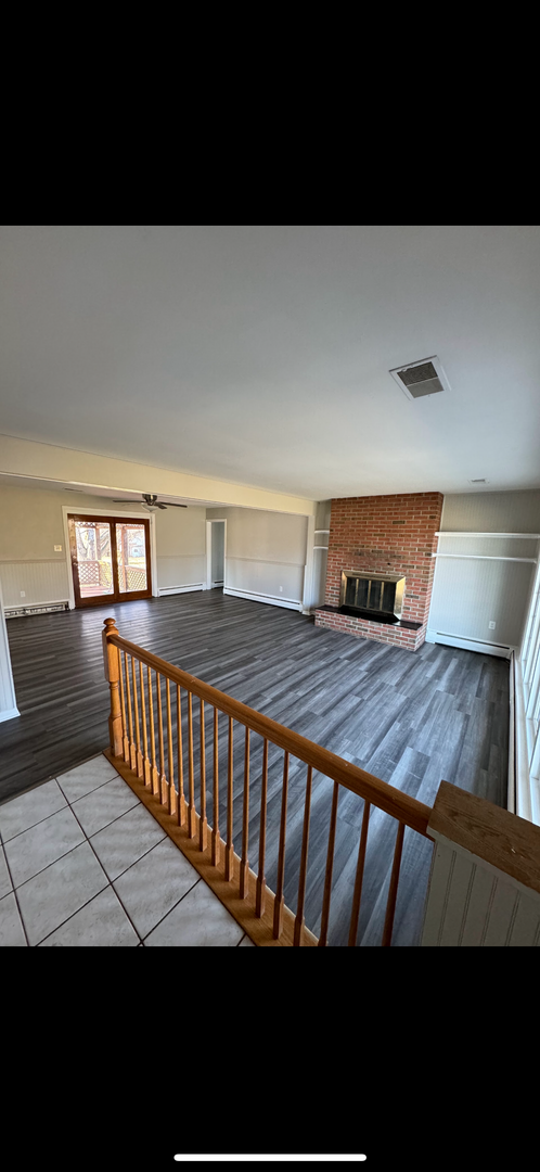 Building Photo - Spacious 5-Bedroom Retreat with Luxurious ...