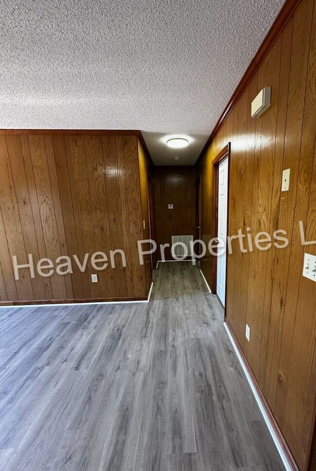 Building Photo - 301 Williamson St