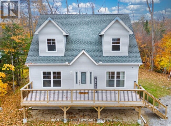 Building Photo - 1728 Champlain Rd