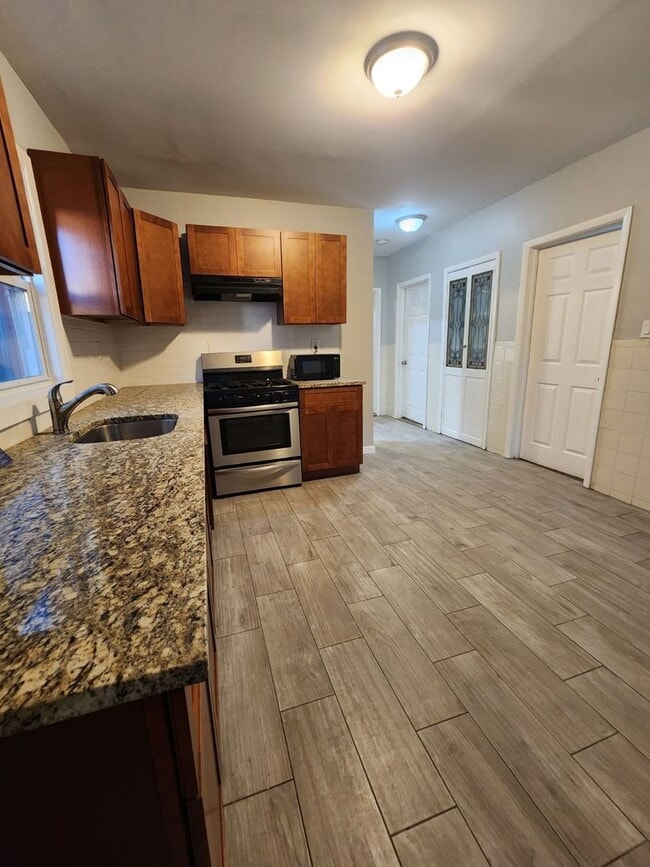 Joseph Gordon - Joseph Gordon Apartment