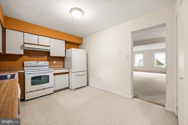 Foto del edificio - 113 Spring Ln