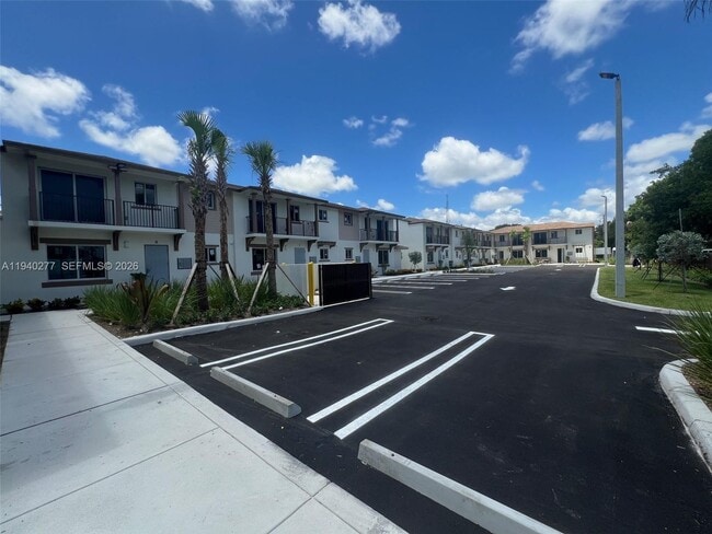 Foto del edificio - 199 Redland Rd