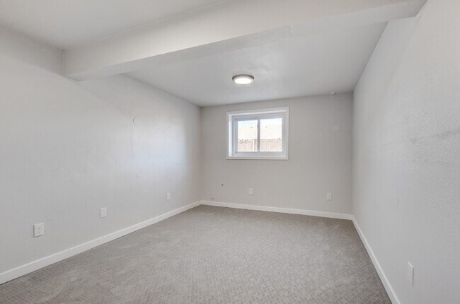 Foto del edificio - Willow Creek Home 4BR/3BA with attached 2 car garage! AVAIL 7/15/26
