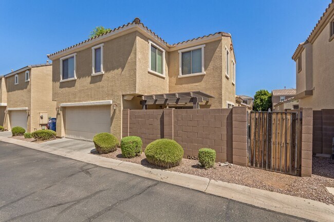 Foto del edificio - Welcome Home 3B/2BA in Lyons Gate!