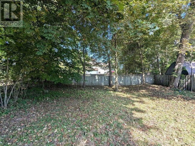 Building Photo - 696 Hastings Ave