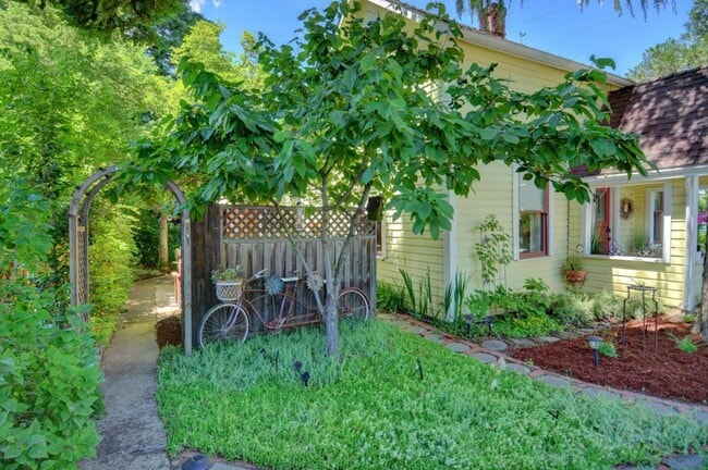 Foto del edificio - Perfect Furnished Home in Jacksonville!