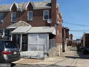 Building Photo - 1437 Greeby St