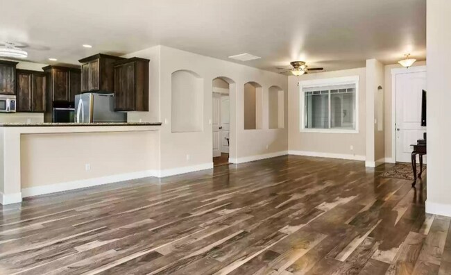 Building Photo - 1281 La Reata Way