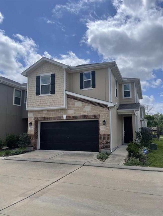 Foto del edificio - 10215 Alder Ridge Dr