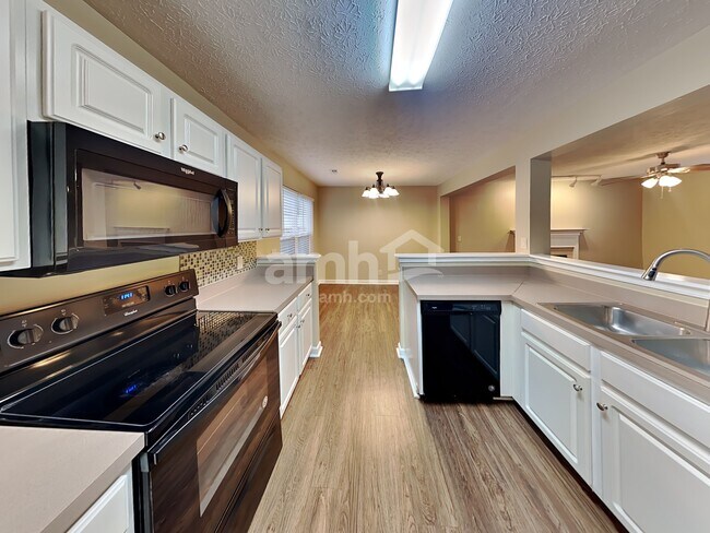 Building Photo - 1752 Stone Hollow Ct