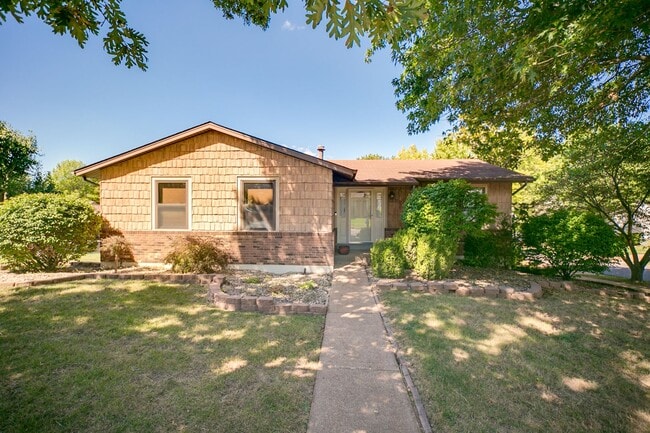 Building Photo - 2711 Sky Hill Ct