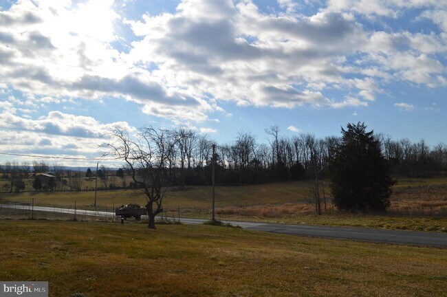 Building Photo - 543 Harrisville Rd
