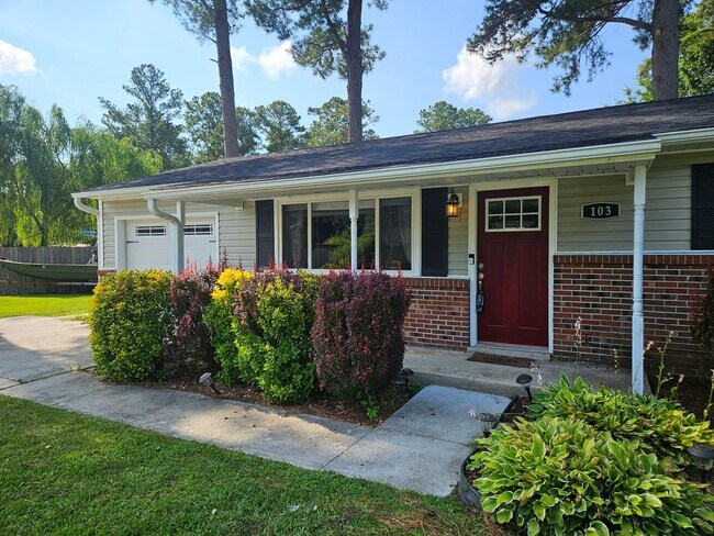 Foto del edificio - Well Kept 3 Bedroom Home Off Of Gum Branch Rd.
