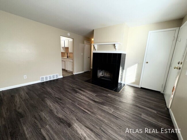 Foto del edificio - 4576 Everett Ct
