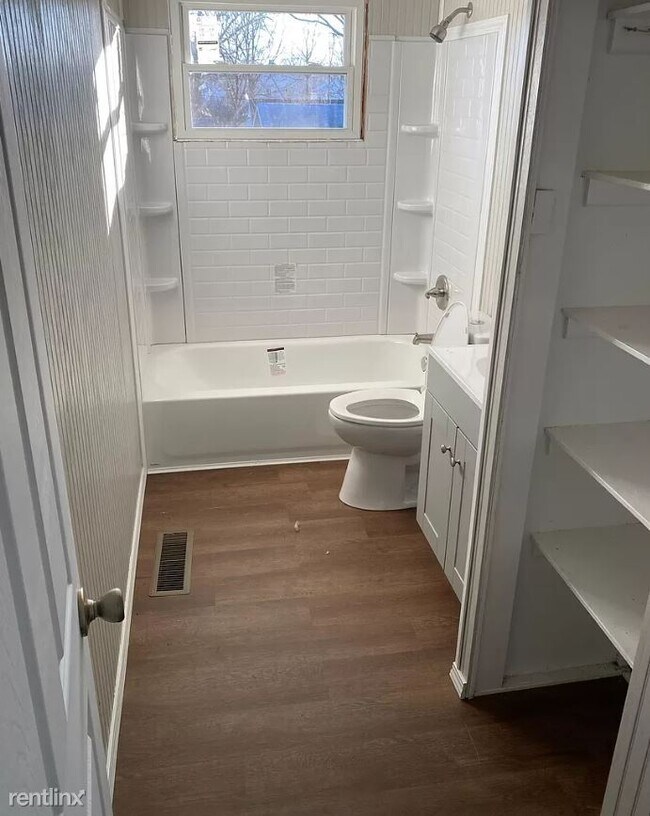Building Photo - 3 br, 1 bath House - 410 South William Street