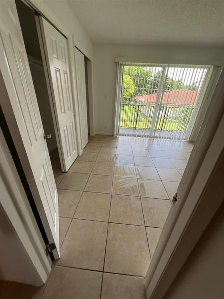 Foto del edificio - 8011 NW 35th Ct