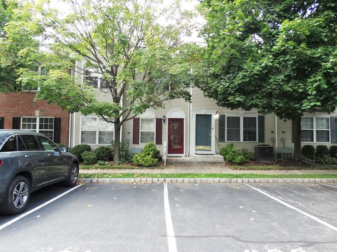 2391 Quill Ct, Mahwah, NJ 07430 Townhome Rentals in Mahwah NJ