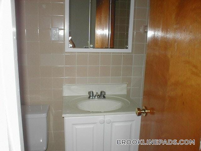 Foto del edificio - 1223 Beacon St