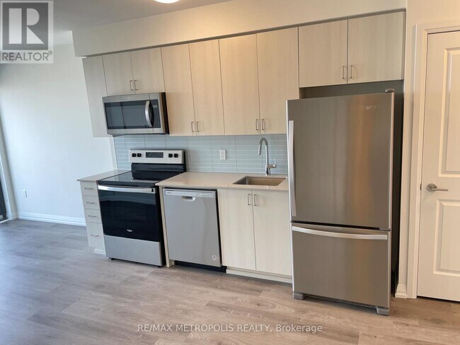 Photo du bâtiment - 325-P325 Yorkland Blvd
