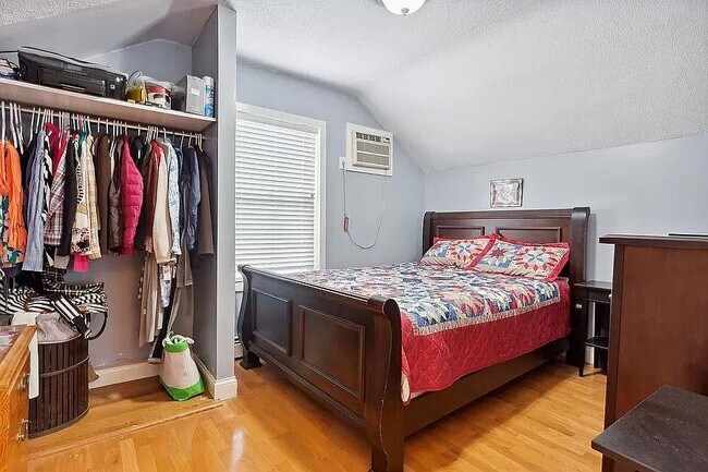 Foto del edificio - 148-7 Sutter Ave
