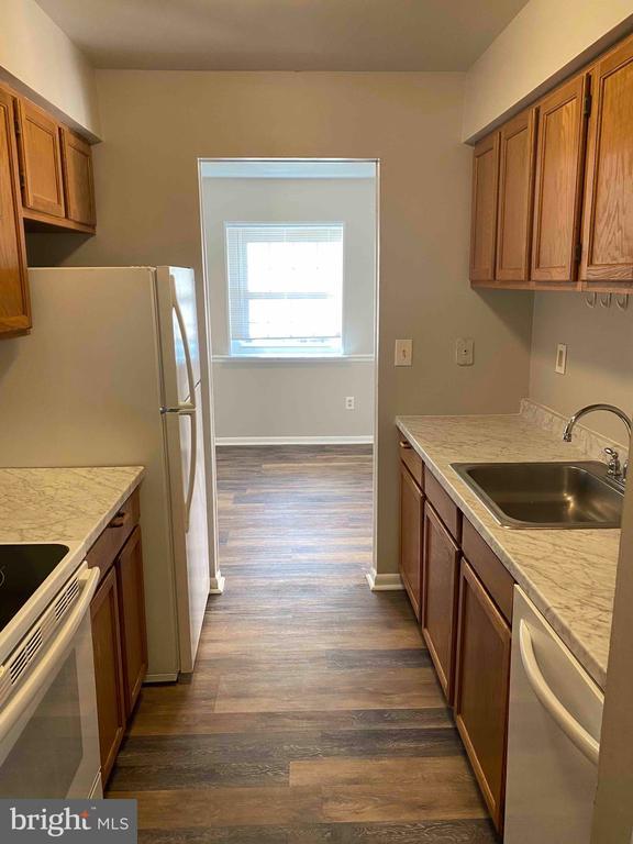 Building Photo - 3218 Valley Dr