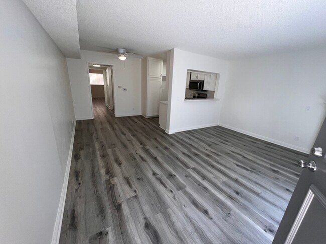 Foto del edificio - 4648 Fulton Ave