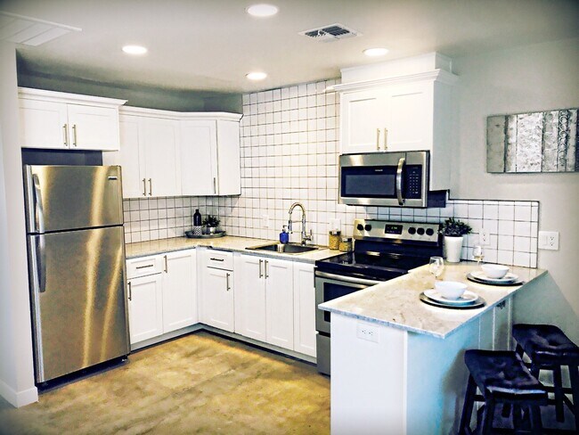 Building Photo - Mid-Century Modern One Bedroom, One Bath